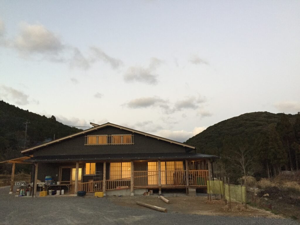 半農半介護という選択肢──ひろんた村 母屋が描く次世代の介護モデル
